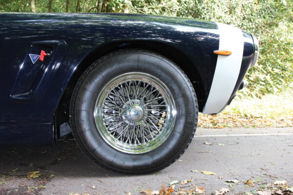 Bolt-on adapters fitted to the BMW Z3’s hubs allow wire wheels and spinners to be fitted.