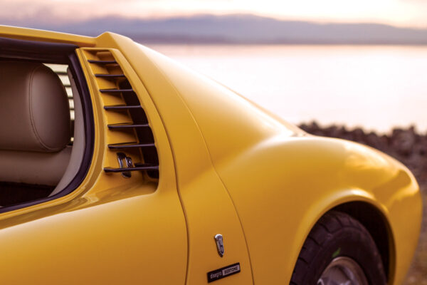 						Miura Replica D15
			