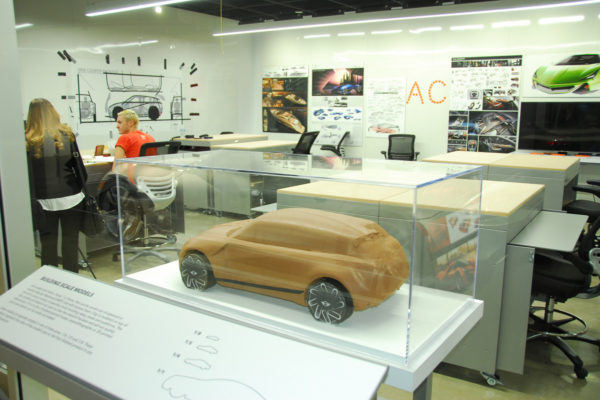 						Petersen Automotive Museum 27
			