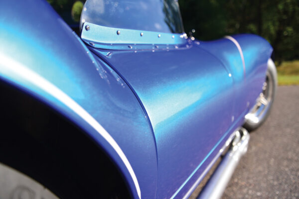 						Scarab Roadster D32
			