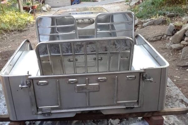						Stainless Jeep 4
			