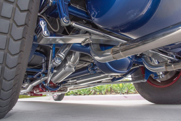 The drive shaft is from Drive Line Service in San Leandro,
California, and Flowmaster provided the mufflers. The Ford rear end is from Currie Enterprises and has 3.70:1 gears and limited-slip.